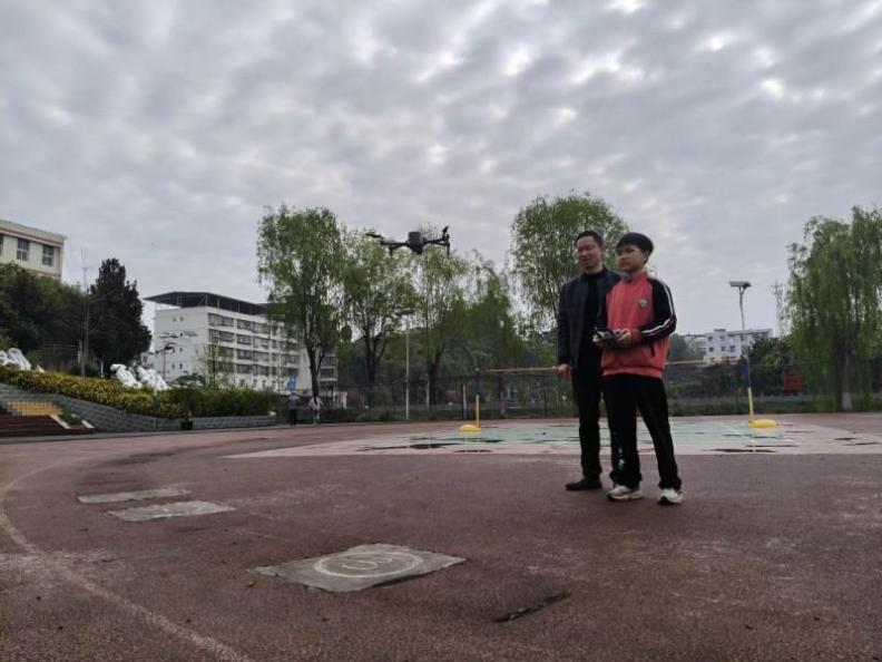 宜宾市叙州区柳嘉学校举办中小学生数字素养提升实践校级竞赛(图3)