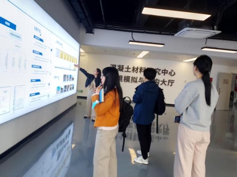 成都东部新区市场监管局牵线搭桥——川橡集团赴蜀道建筑科技实验室参观学习(图1)