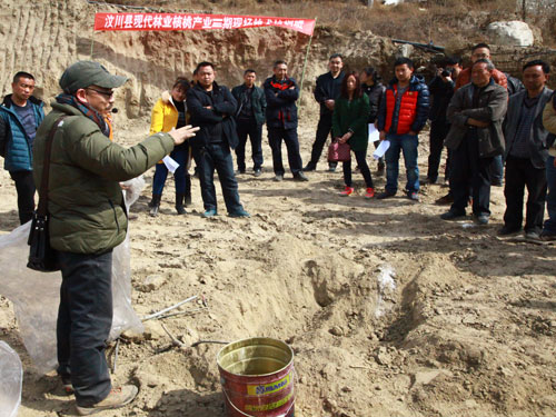 汶川人口_汶川万人祭奠地震遇难者(2)