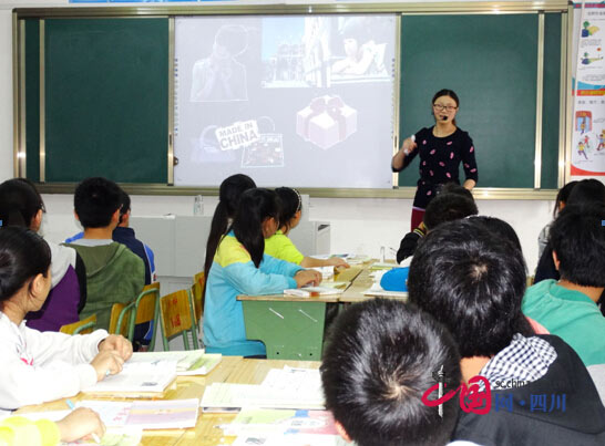 巴中柳林中学：同课异构展精彩  教学研讨共提升