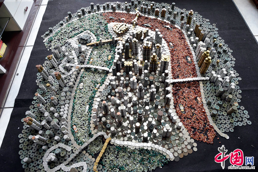 重庆小伙用5万枚硬币堆出重庆城 - 社会图片 - 