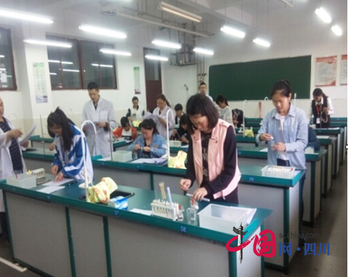 汶川县完成2016年初中、高中理科实验操作考