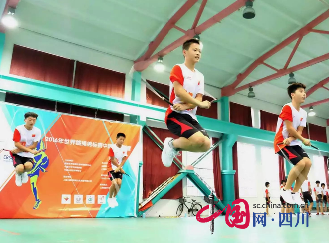 蓬溪县外国语学校喜获世界花样跳绳锦标赛第四名