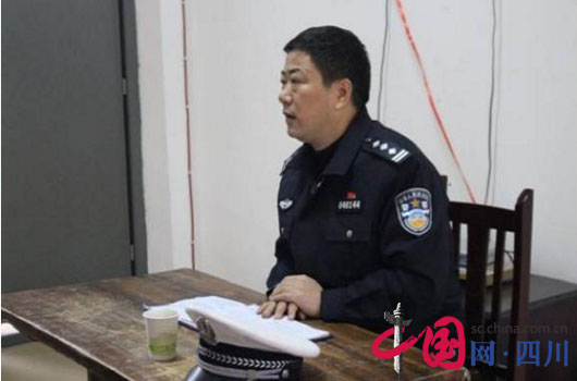 南充交警法制教育课生动鲜活 被拘留人员受益匪浅