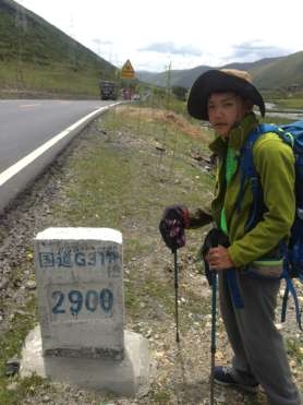 四川自贡男子带12岁儿子徒步318国道进西藏引